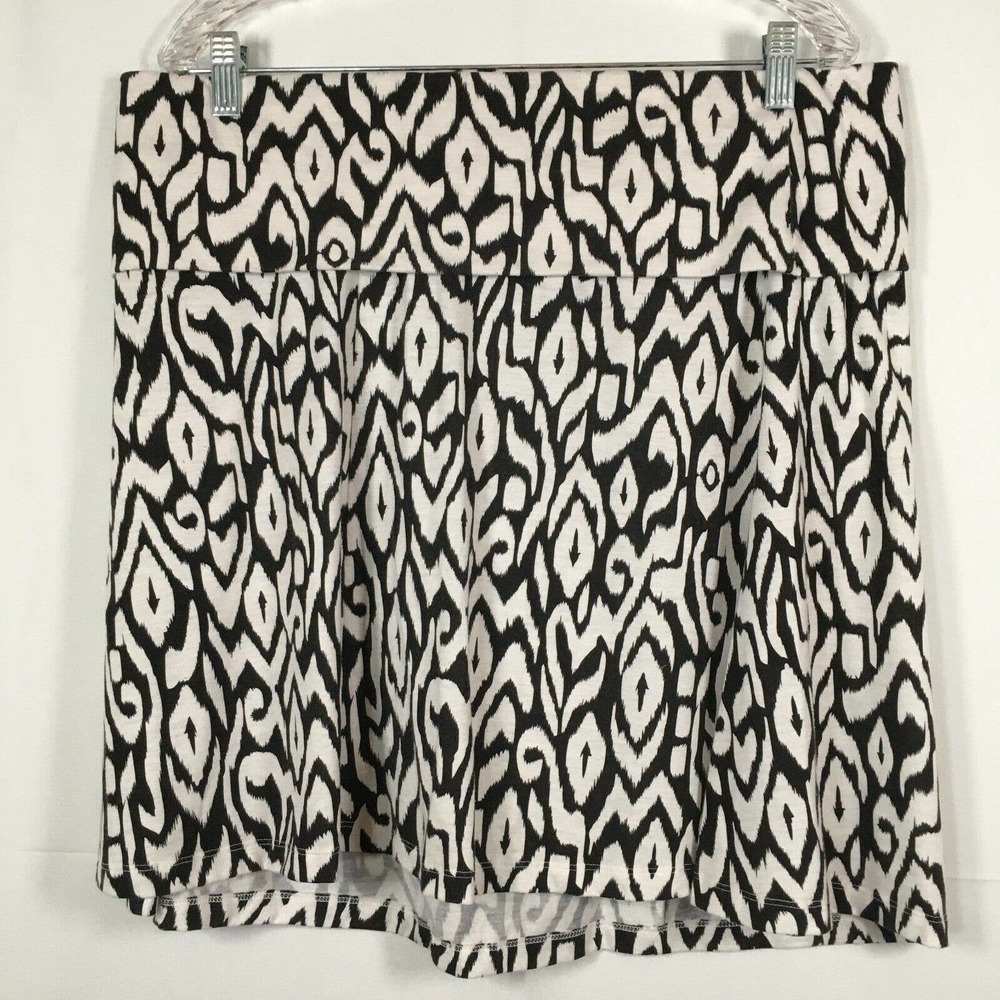Torrid Skirt Womens Sz 1 1X Black White Abstract Print A Line Skater Jersey Knit